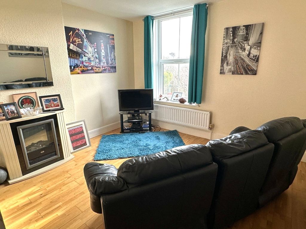 Property photo 2 of 11 Picture No. 03
