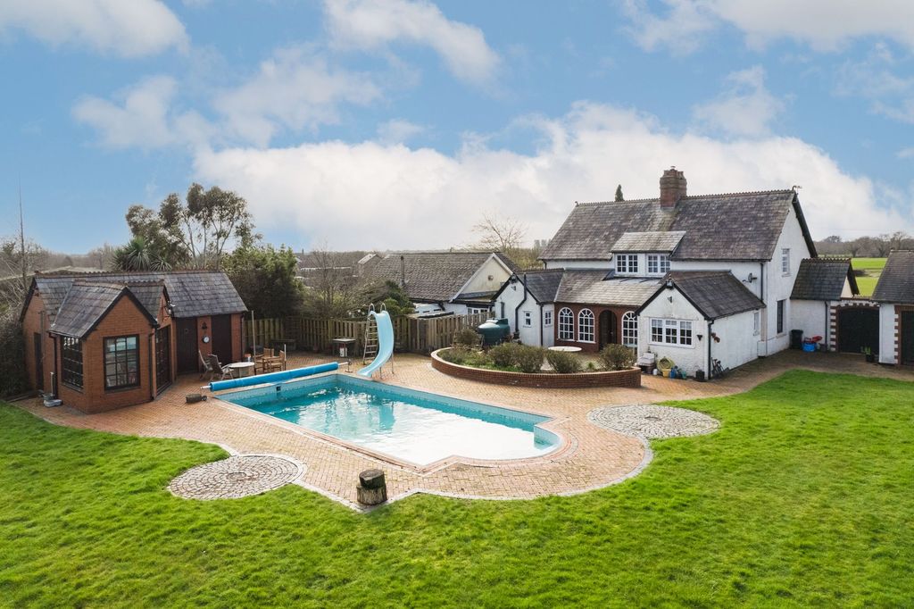 Property photo 2 of 35 P040740_02.Jpg