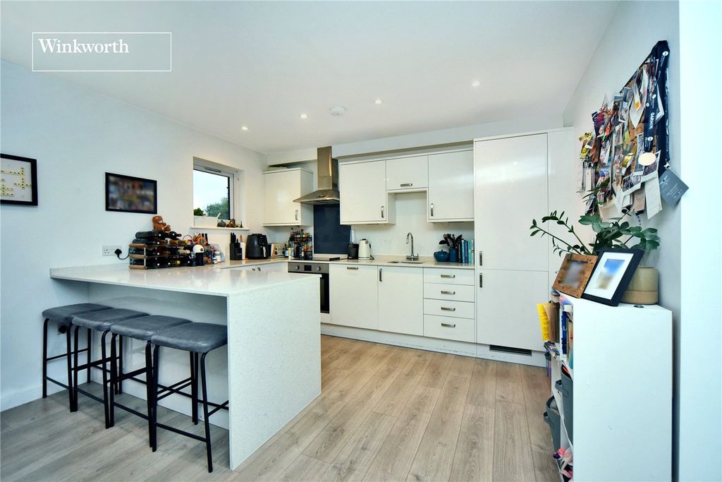 Property photo 3 of 11 Picture No. 22