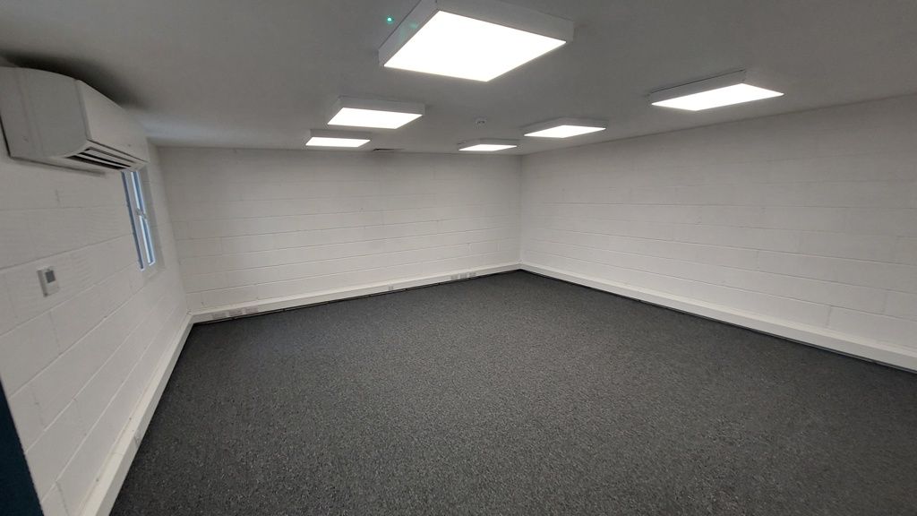 Property photo 3 of 9 Photo 13