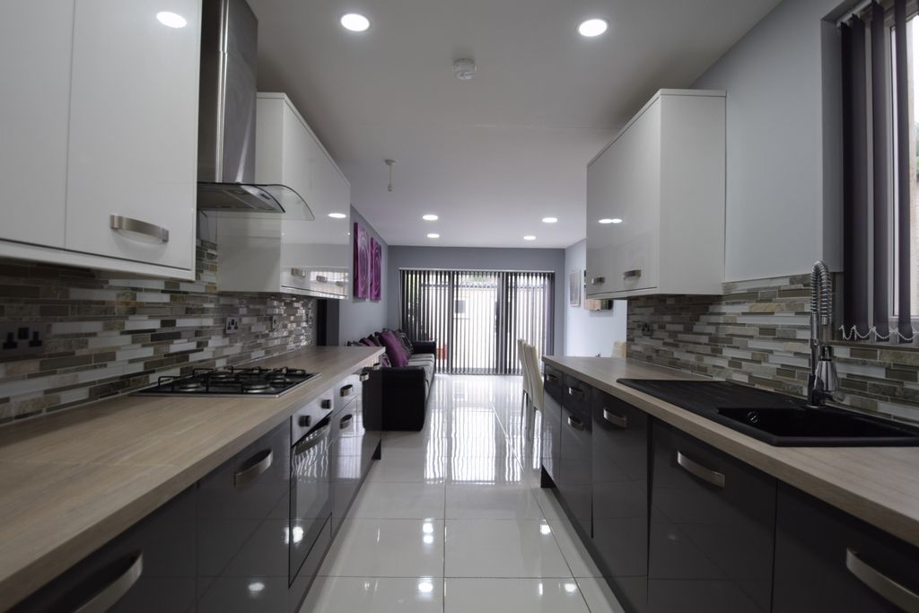 Property photo 2 of 13 Photo 1