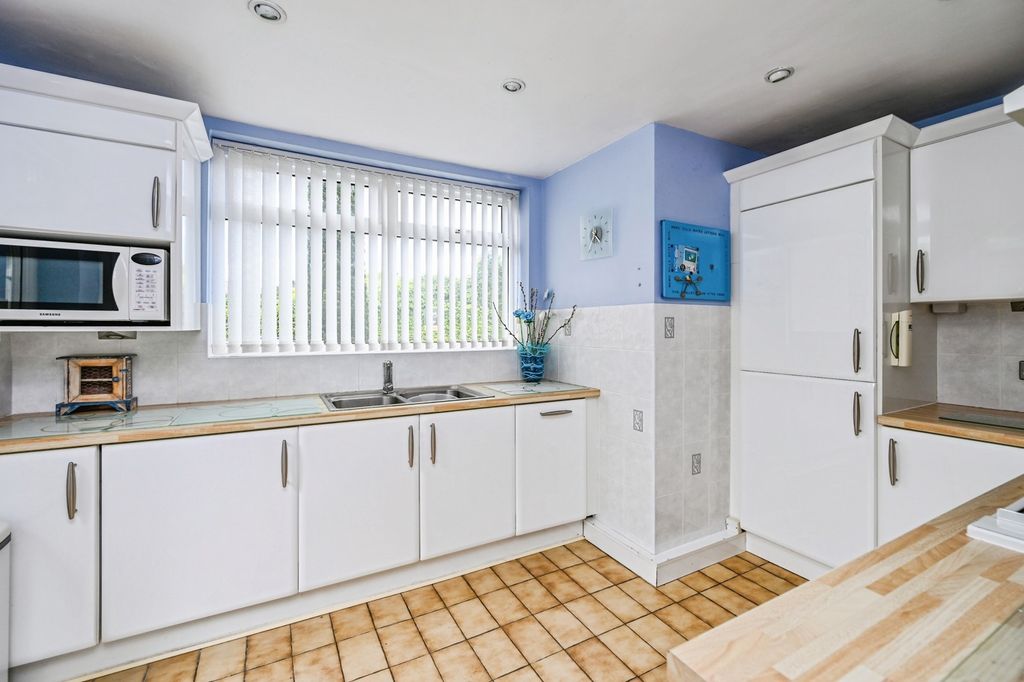 Property photo 3 of 26 Pbox-Img.Jpg