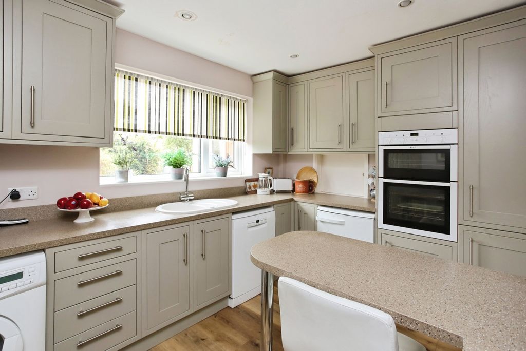 Property photo 3 of 17 Pbox-Img.Jpg