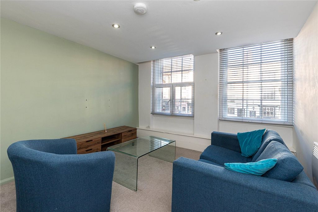 Property photo 2 of 7 Lounge/Diner