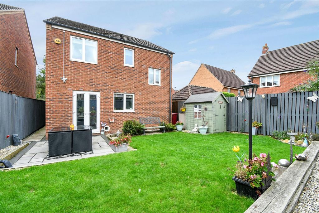 Property photo 2 of 26 Rear Garden