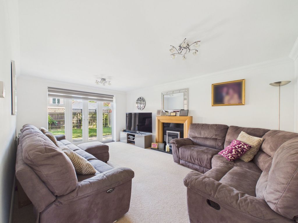 Property photo 2 of 27