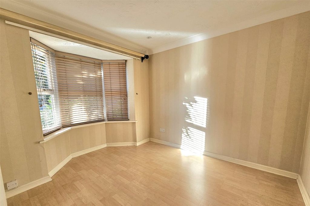 Property photo 3 of 15 Picture No. 13