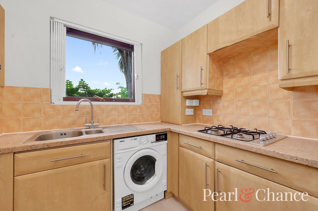 Property photo 3 of 20