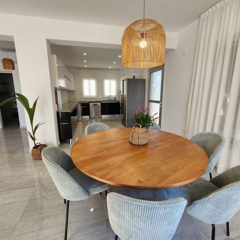 Property photo 3 of 41