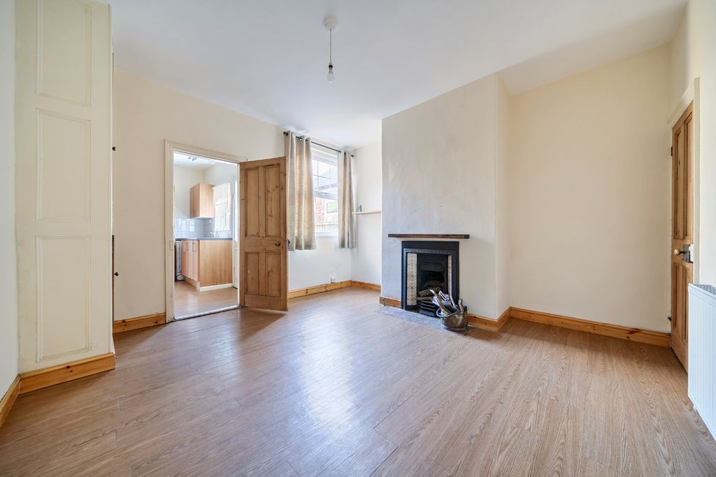 Property photo 3 of 22 Picture No. 16