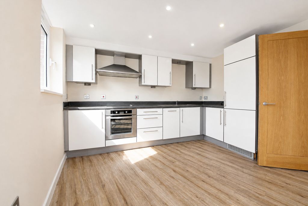 Property photo 2 of 15 8