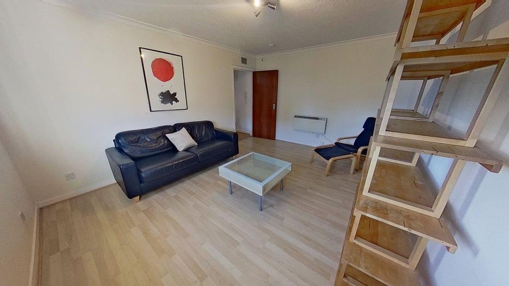 Property photo 3 of 9 Photo 3