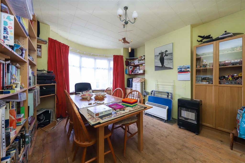 Property photo 3 of 9 Dining Room