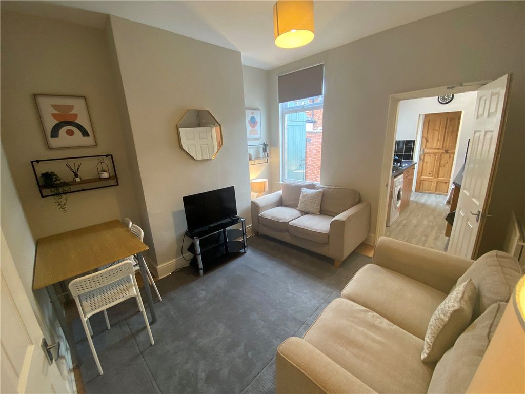 Property photo 3 of 11 Picture No. 23