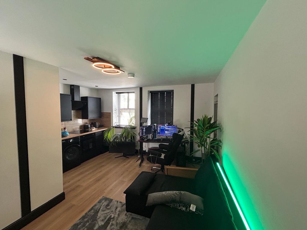 Additional image 6 of 21 bed flat for saleBroad Green, Wellingborough, Northamptonshire NN8