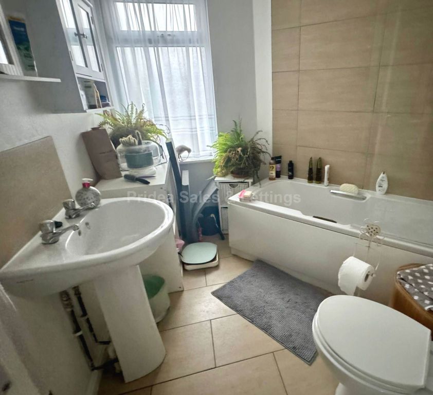 Property photo 3 of 4