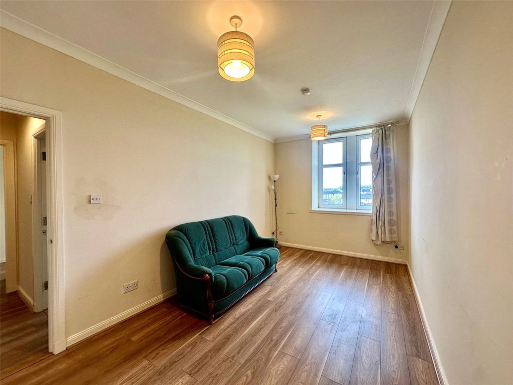Property photo 2 of 6 Lounge
