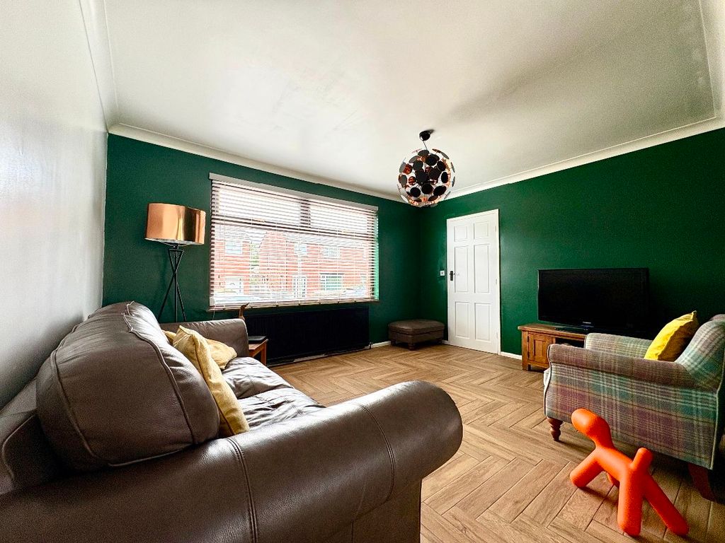 Property photo 2 of 23
