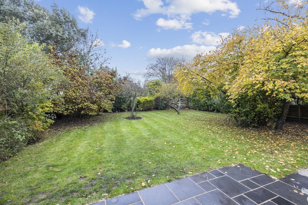 Property photo 3 of 23 Garden