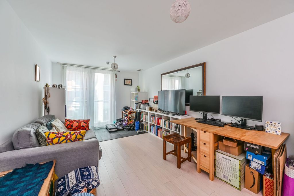 Property photo 1 of 8
