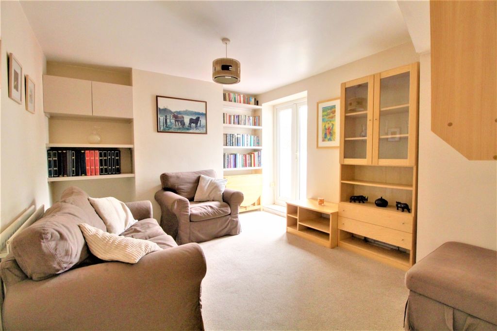 Property photo 2 of 11 Living Room 2