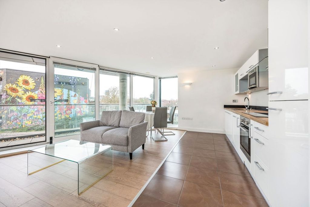 Property photo 3 of 8