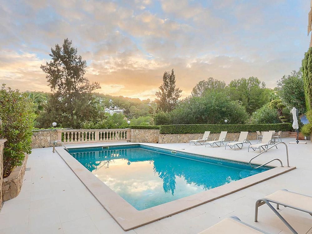 Property photo 1 of 32