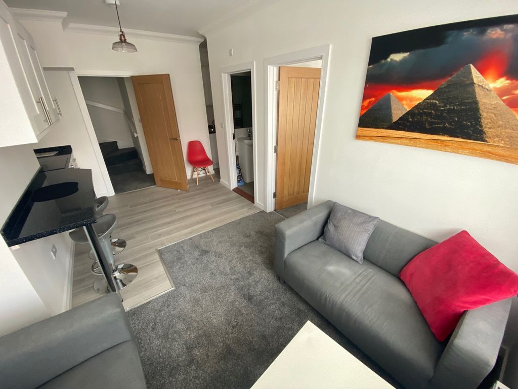 Property photo 3 of 10 Gallery