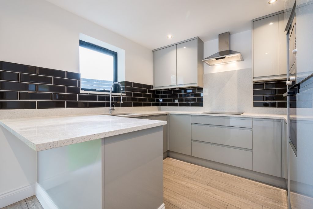 Property photo 2 of 10 Photo 01