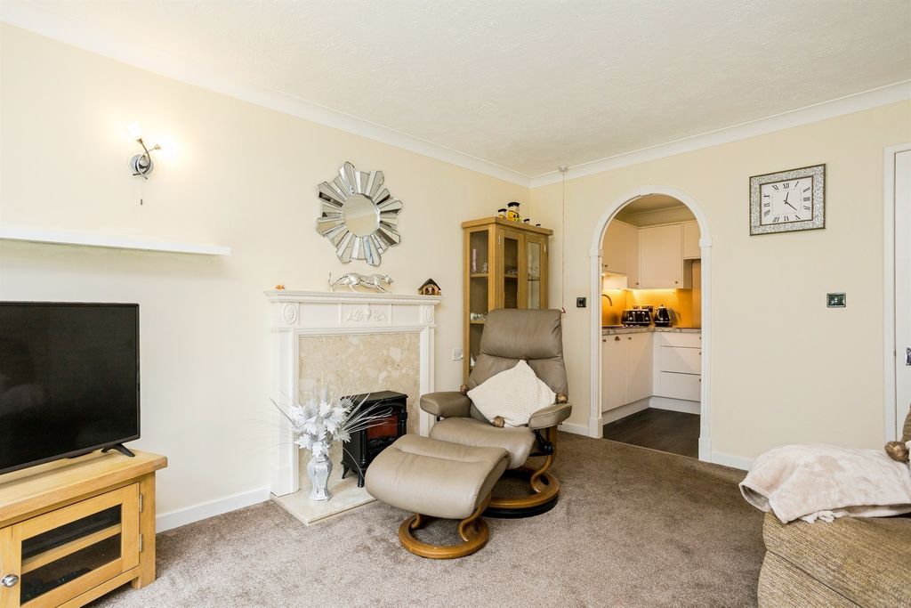 Property photo 3 of 11