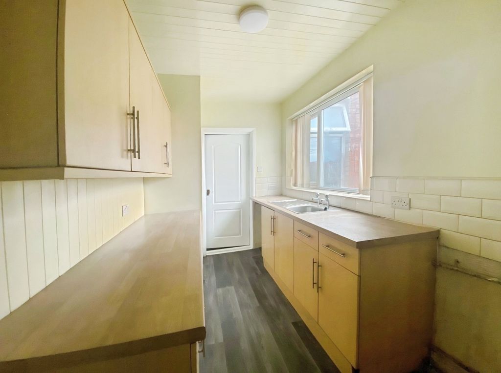 Property photo 3 of 16 5159563