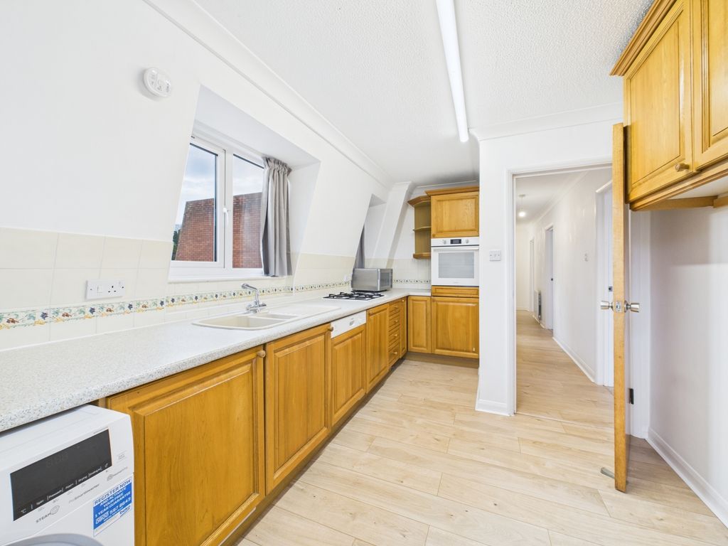 Property photo 2 of 8 Cam01740G0-Pr0496-Still007