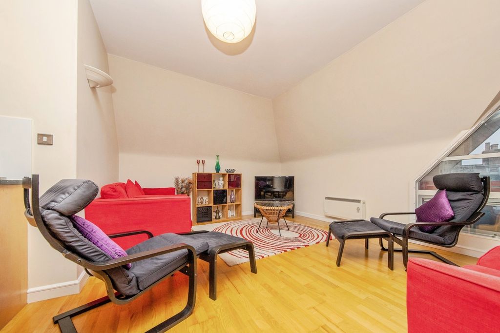 Additional image 4 of 2 bed flat for saleSt. Peters Street, Ipswich, Suffolk IP1