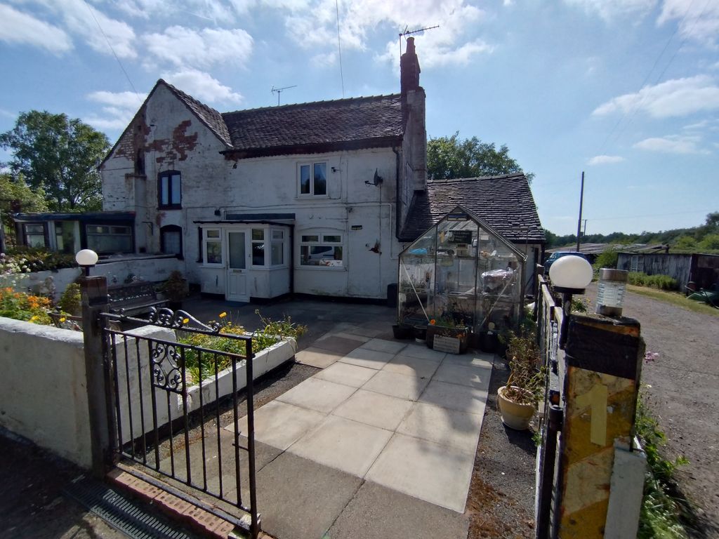 Property photo 1 of 18