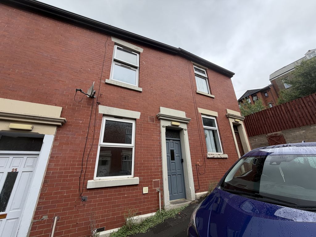 Property photo 1 of 4 2 Bed Terraced House For Sale Foxhouse Street, Blackburn Bb2 1Hr