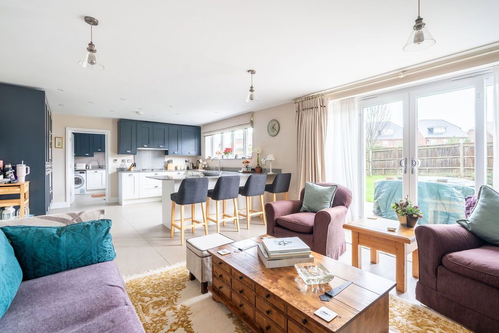 Property photo 2 of 29