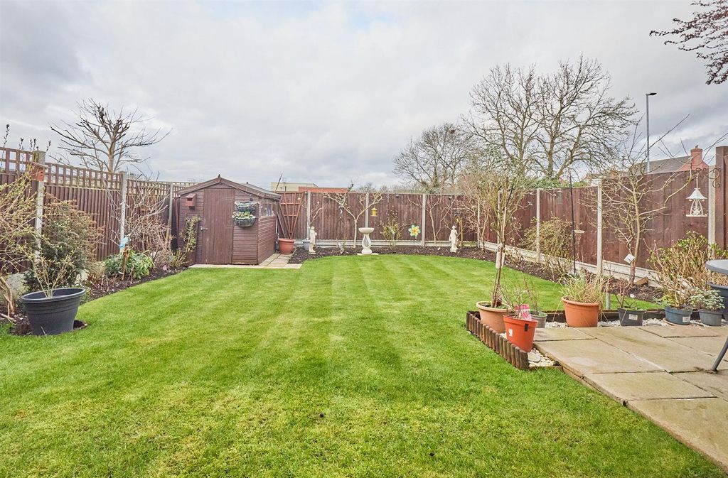 Property photo 3 of 16 Outside