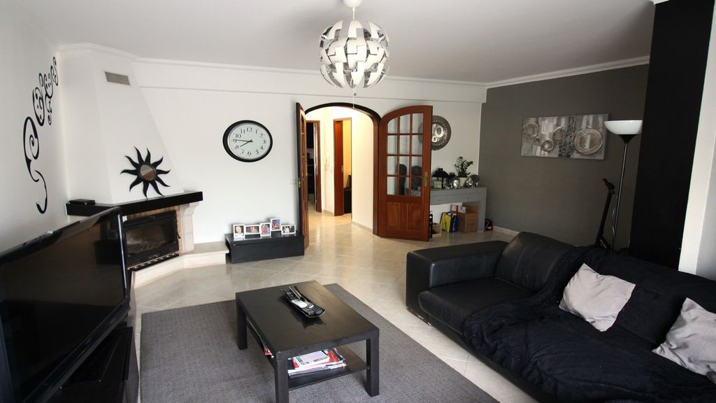 Property photo 3 of 27