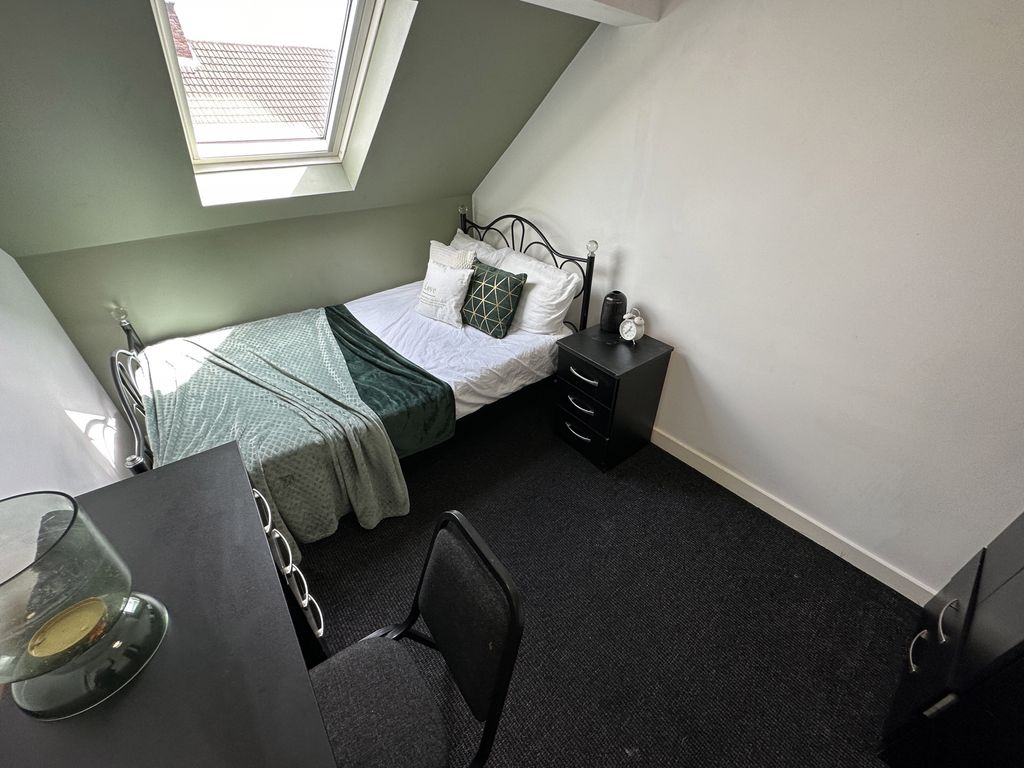 Property photo 2 of 17 2-File_1019