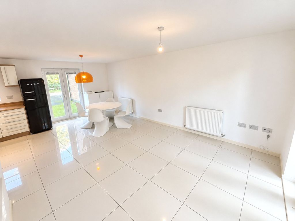 Property photo 3 of 8 Picture No. 04