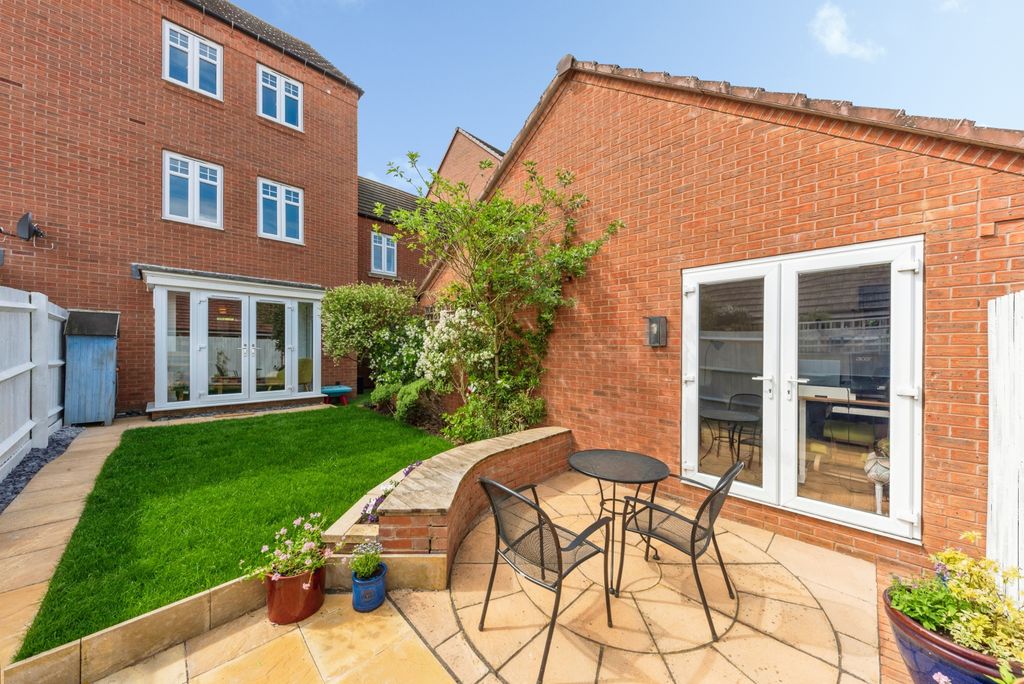 Property photo 2 of 20 4_Penrhyn_Way-34