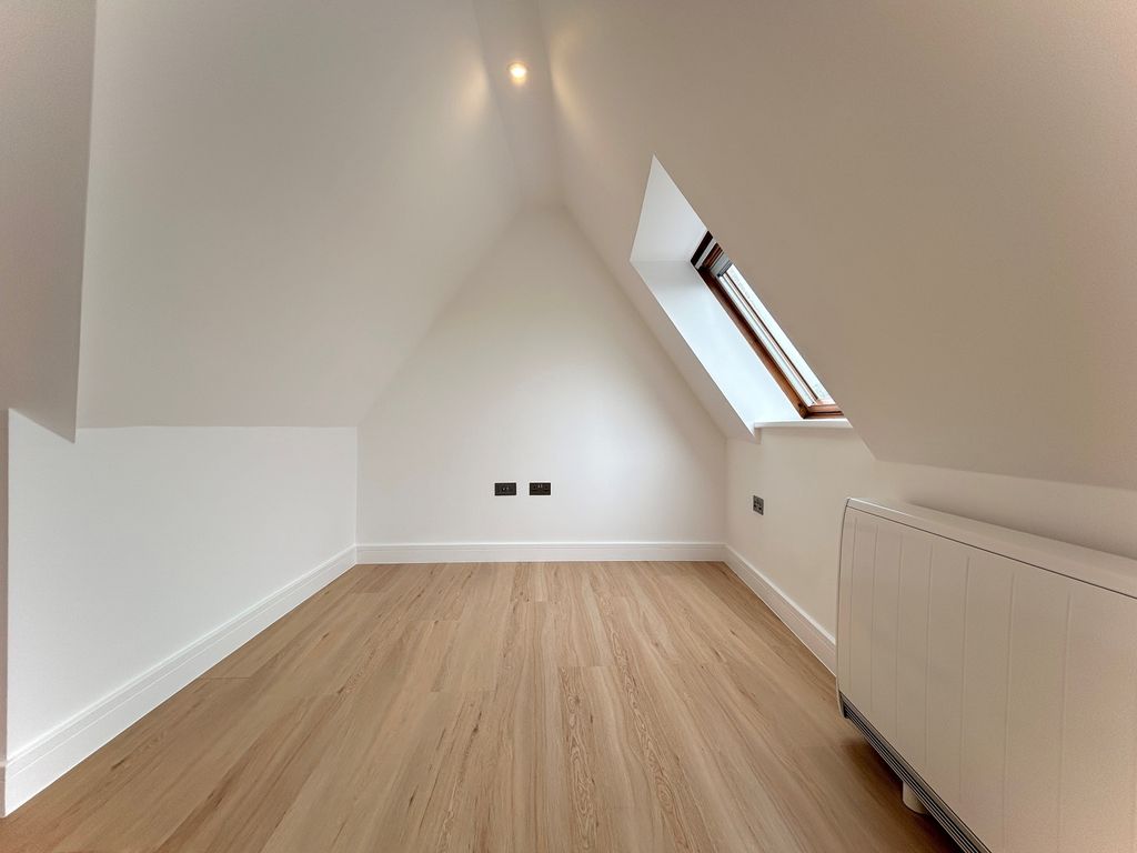 Property photo 3 of 11 Gallery