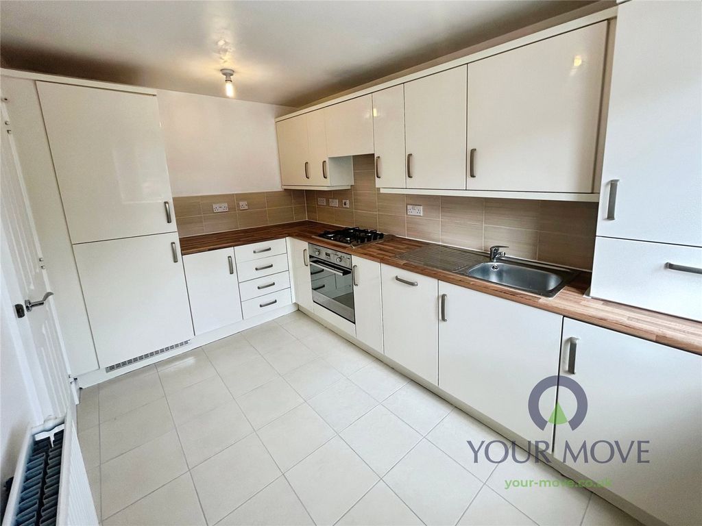 Property photo 2 of 11 Kitchen