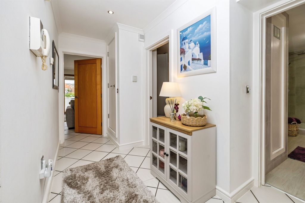 Additional image 10 of 2 bed flat for saleMarine Approach, Burton Waters, Lincoln LN1