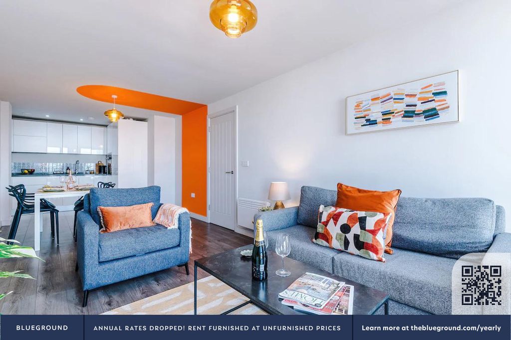 Property photo 3 of 14 Living Room