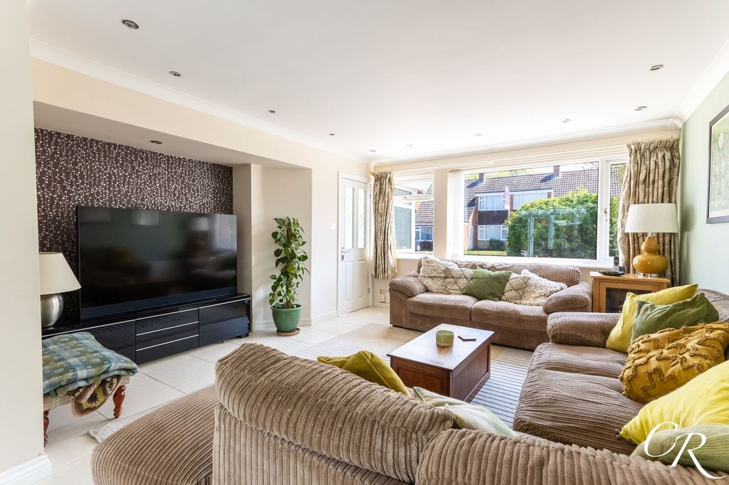 Property photo 2 of 20