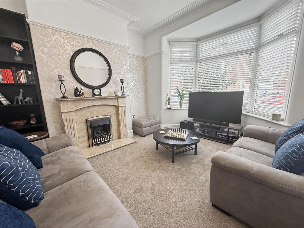 Property photo 2 of 17 Living Room