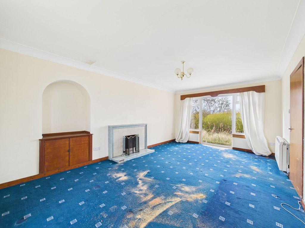 Property photo 2 of 14 Lounge