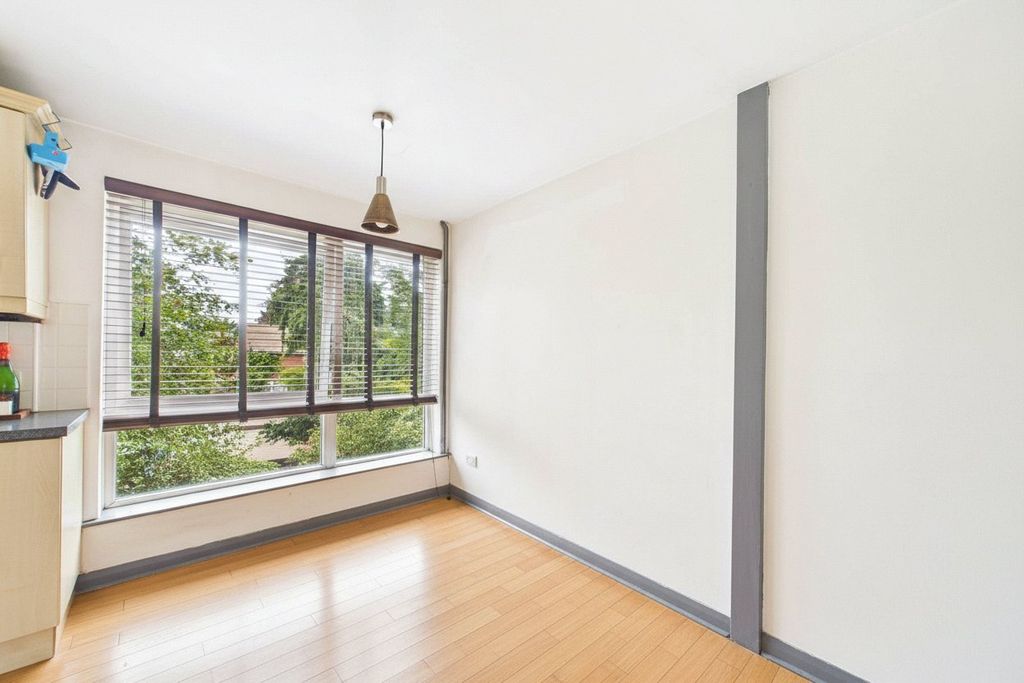 Property photo 3 of 8 Picture No. 13