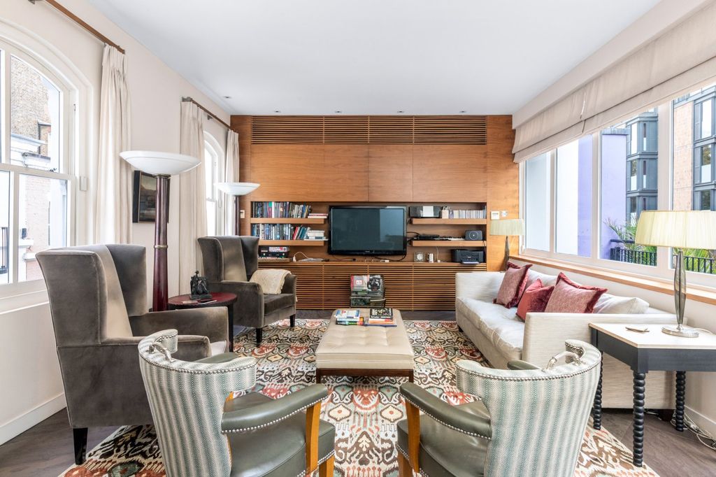 Property photo 2 of 14 First Floor